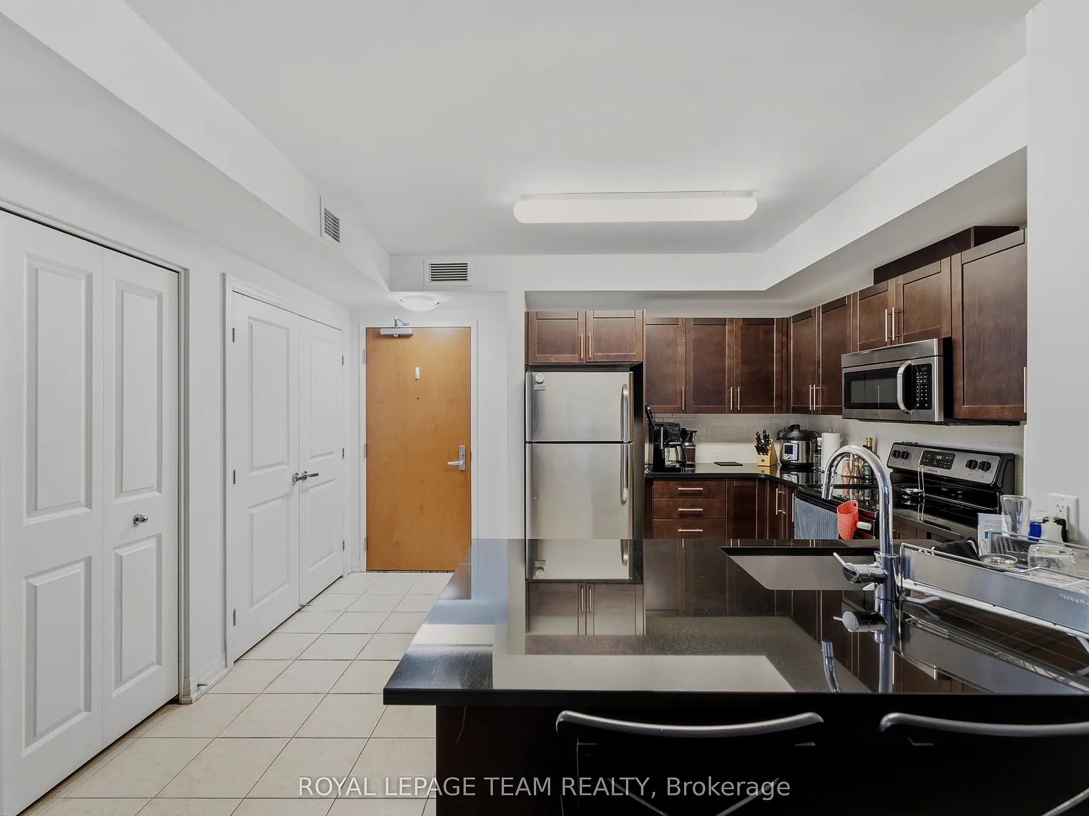 2 bed, $2,800 — Photo 4