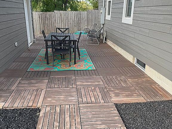 3rd image of 625 7th St SE