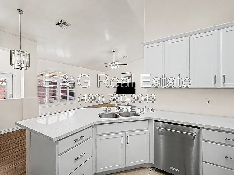 678 W Fremont Dr — Photo 16