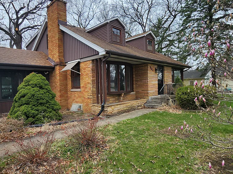 715 Williams Dr — Photo 9