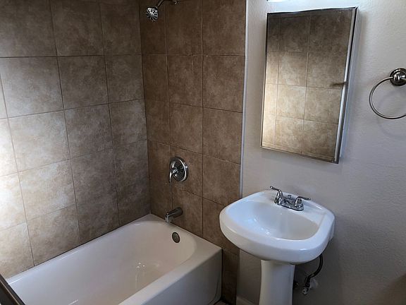 5th image of 5747 Lauretta St APT 3