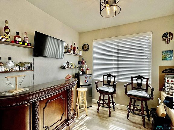 5th image of 2401 W Bullock Ave