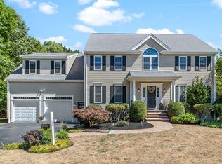 8 Tiffany Mill Ln, Hanover, MA 02339
