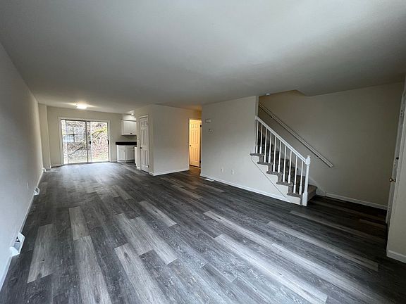 2nd image of 318 Old Forge Dr