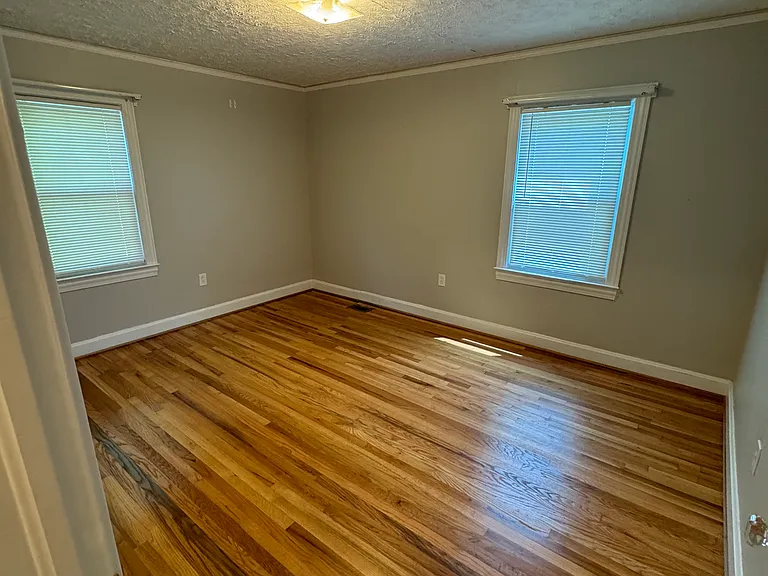 39 Mayfair Ln — Photo 15