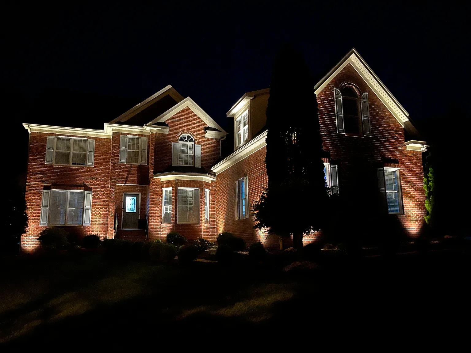 4 bed, 3584 sqft, $4,500 — Photo 1