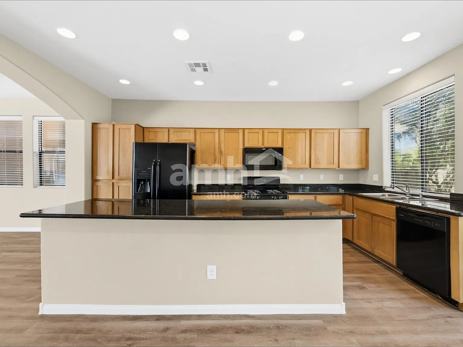 4 bed, 3.0 bath, 2936 sqft, $2,735 — Photo 4