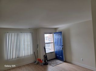 15710 Orchard Ln, Roseville, MI 48066