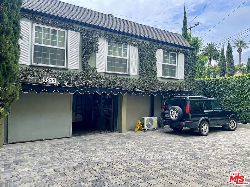 2 bed, 1.5 bath, $3,800 — Photo 3