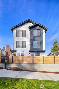 528 N 72nd Street, Seattle, WA, 98103