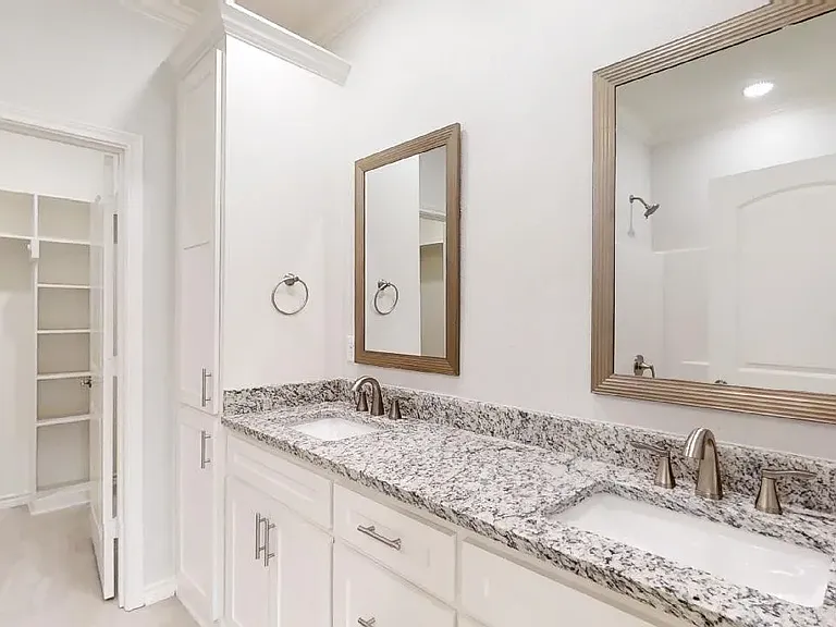 308 Shahan St #B — Photo 8