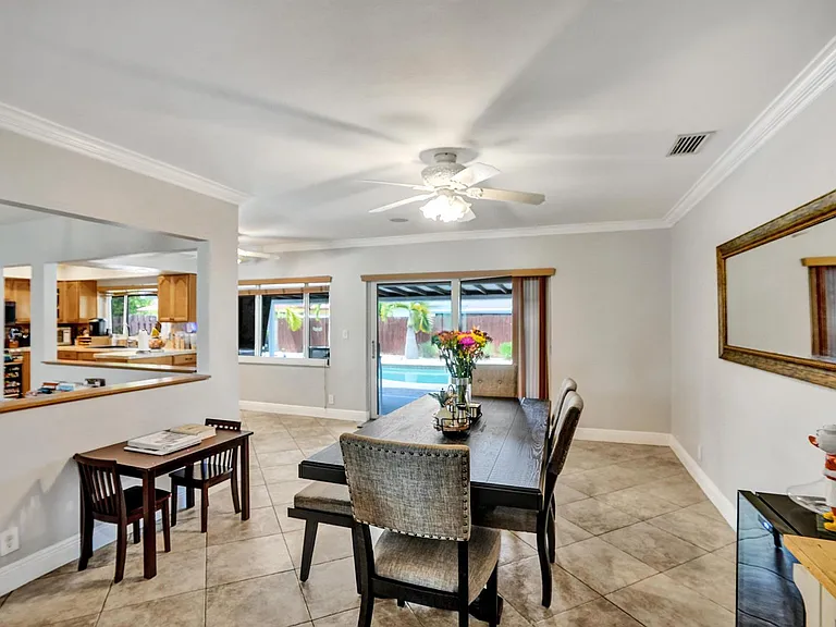 10501 NW 20th Ct — Photo 7