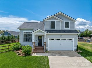 143 Windy Acres Knoll Dr, Hendersonville, NC 28792