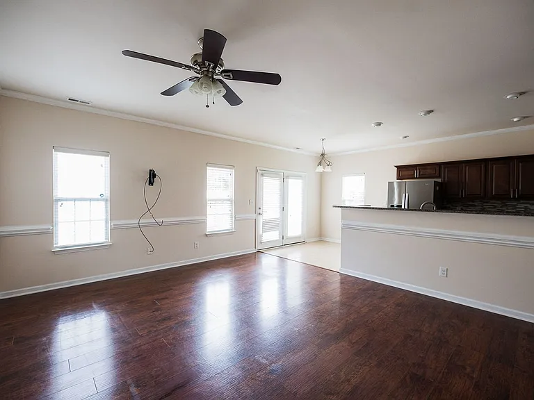 710 Central Park Ave — Photo 11