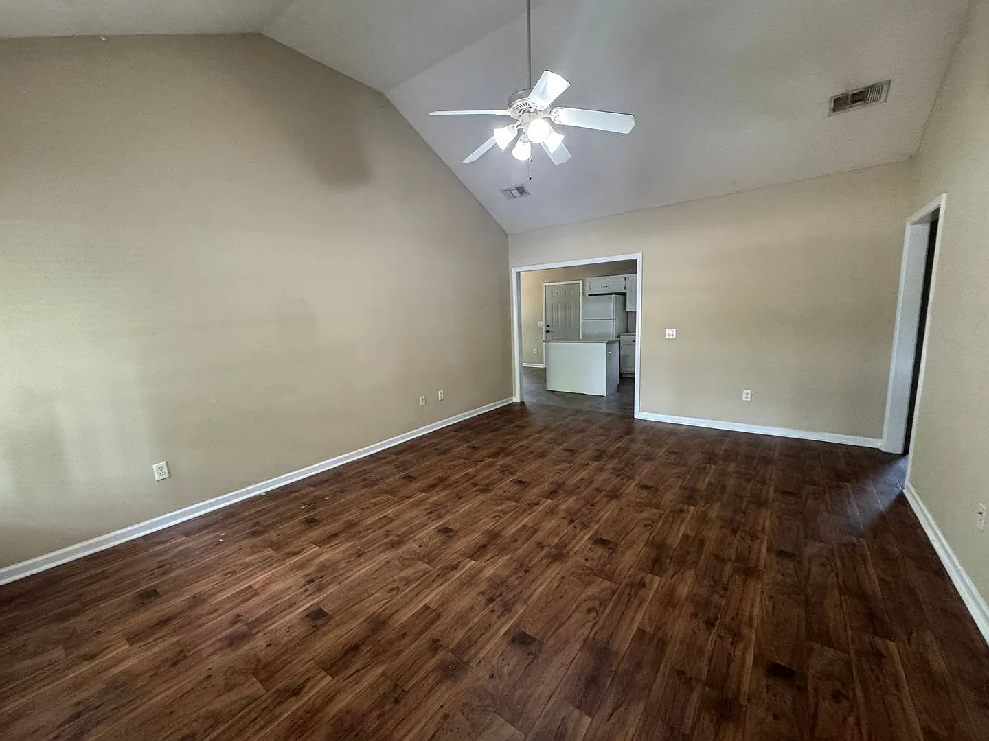 5601 Landings Pkwy. — Photo 4