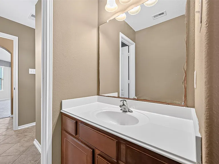 9735 Lansing Meadows Dr — Photo 35
