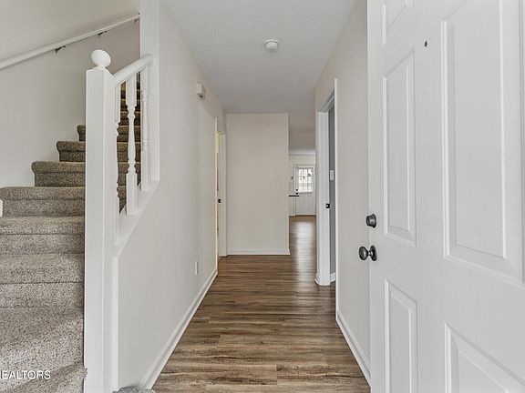 4th image of 1118 Blinken St