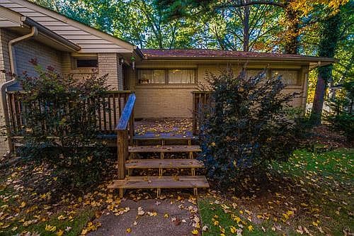 3rd image of 717 Stanhope Dr NE