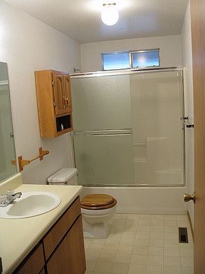 5th image of 300 Shafer Ln APT F1