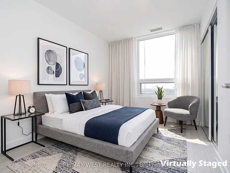 4010 Eglinton Ave W #815 — Photo 12