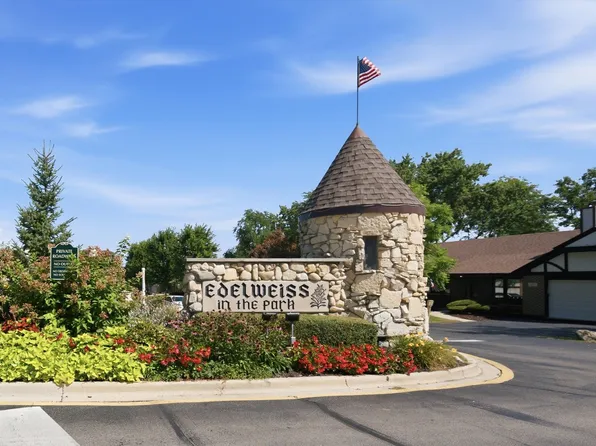11553 Autobahn Dr E APT 201, Palos Park, IL 60464