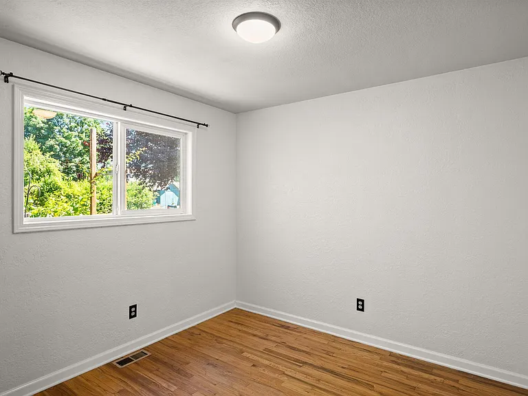 5034 SE Flavel Dr — Photo 14