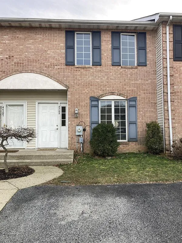 4705 Weatherhill Dr photo 1