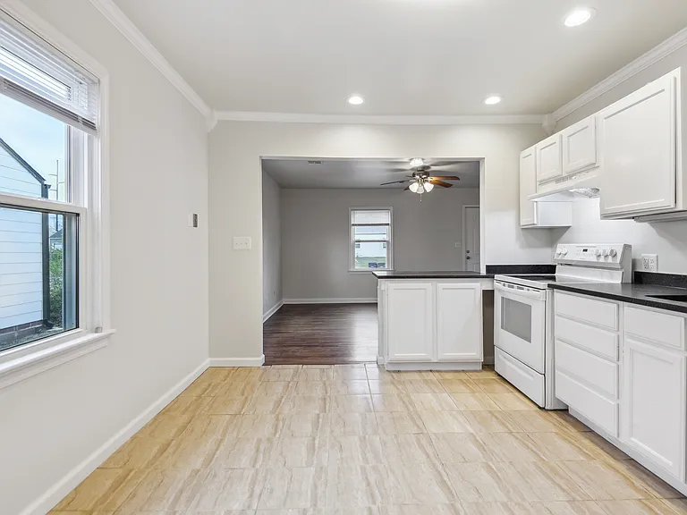 6516 E 5th Pl — Photo 12