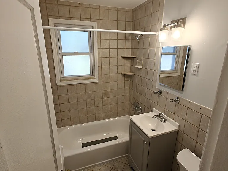 7 Bashford Ave #B — Photo 12