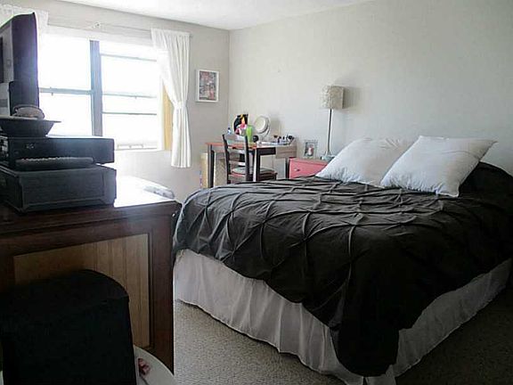 2nd image of 602 Pinewood Dr #602