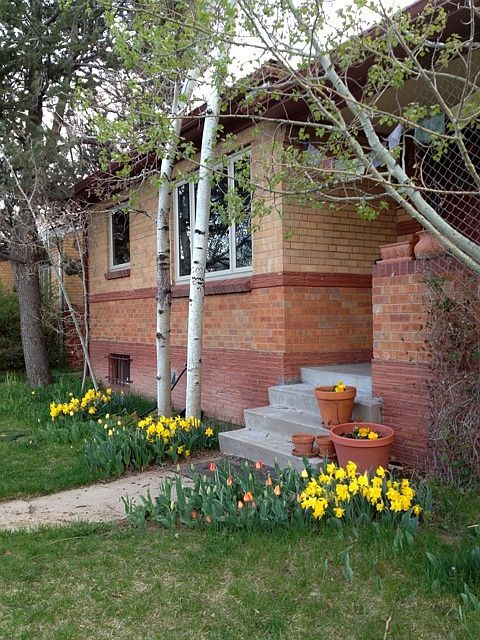 1st image of 1625 Roslyn St #House