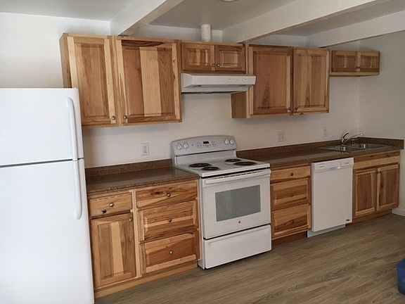 2nd image of 7388 Redwood Blvd #C