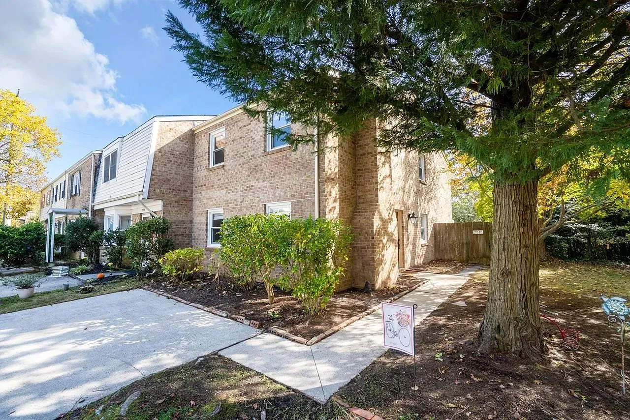 2515 Longleaf Ct - B1 — Photo 2