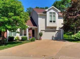 6710 Sutton Cir, Urbandale, IA 50322