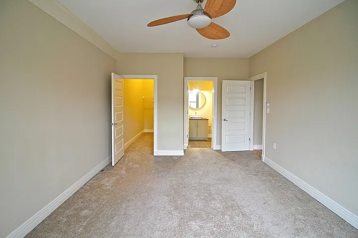 Melrose Apartments — Photo 12