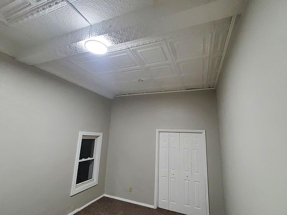 3rd image of 552 Larimer Ave Floor 1
