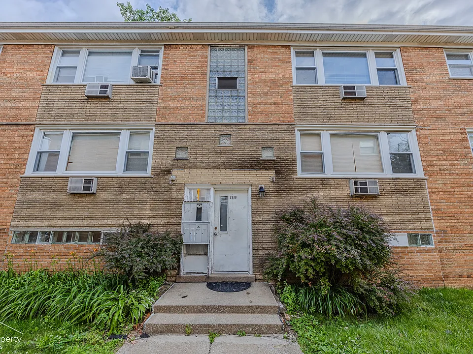 2806 E 76th Pl #3S