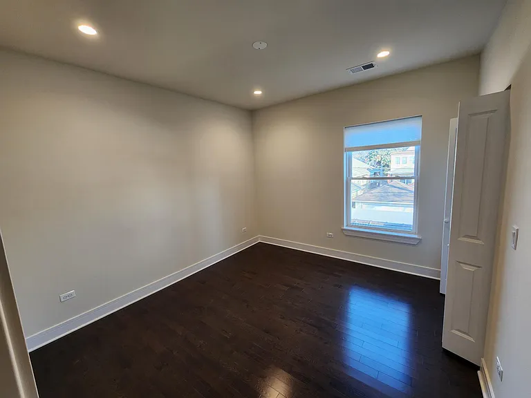 4935 N Claremont Ave #1E — Photo 9