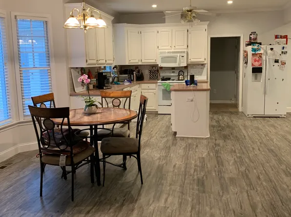 101 Tabb Ln, Yorktown, VA 23693