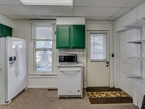 5th image of 300 W Reed St