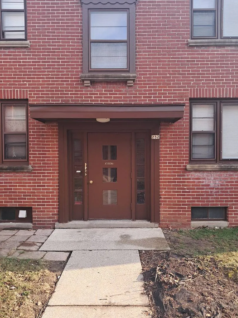232N75thK — Photo 1