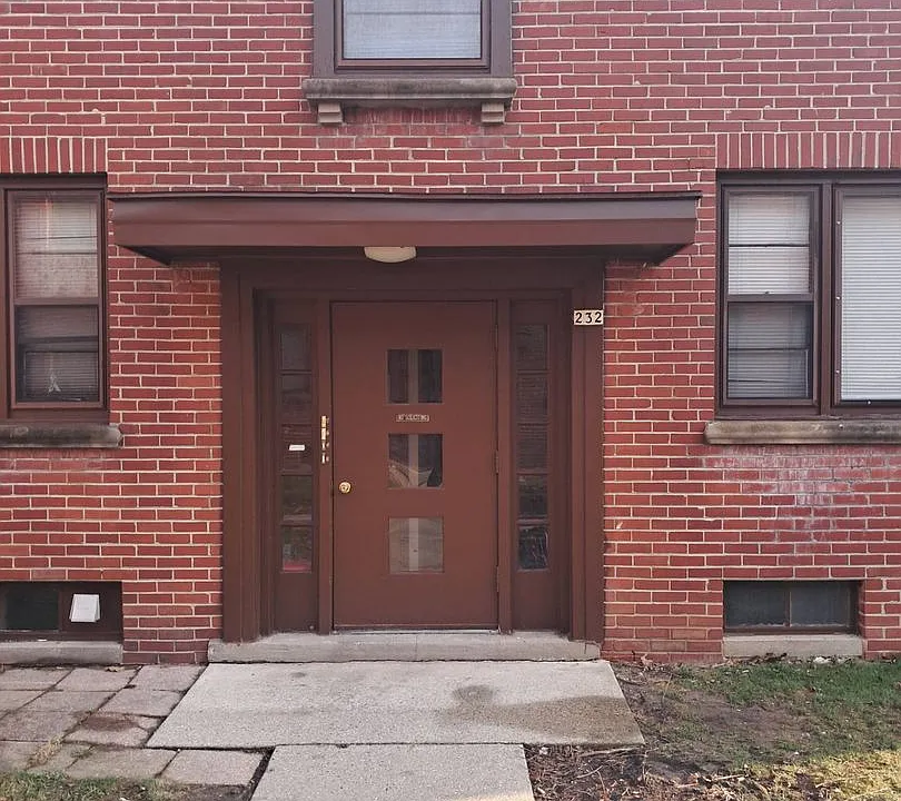 232 N 75th St