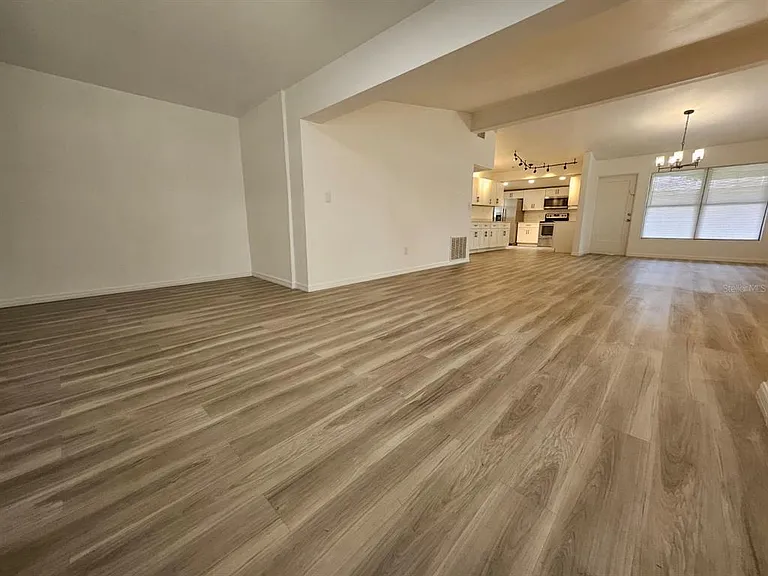 2816 S French Ave — Photo 5