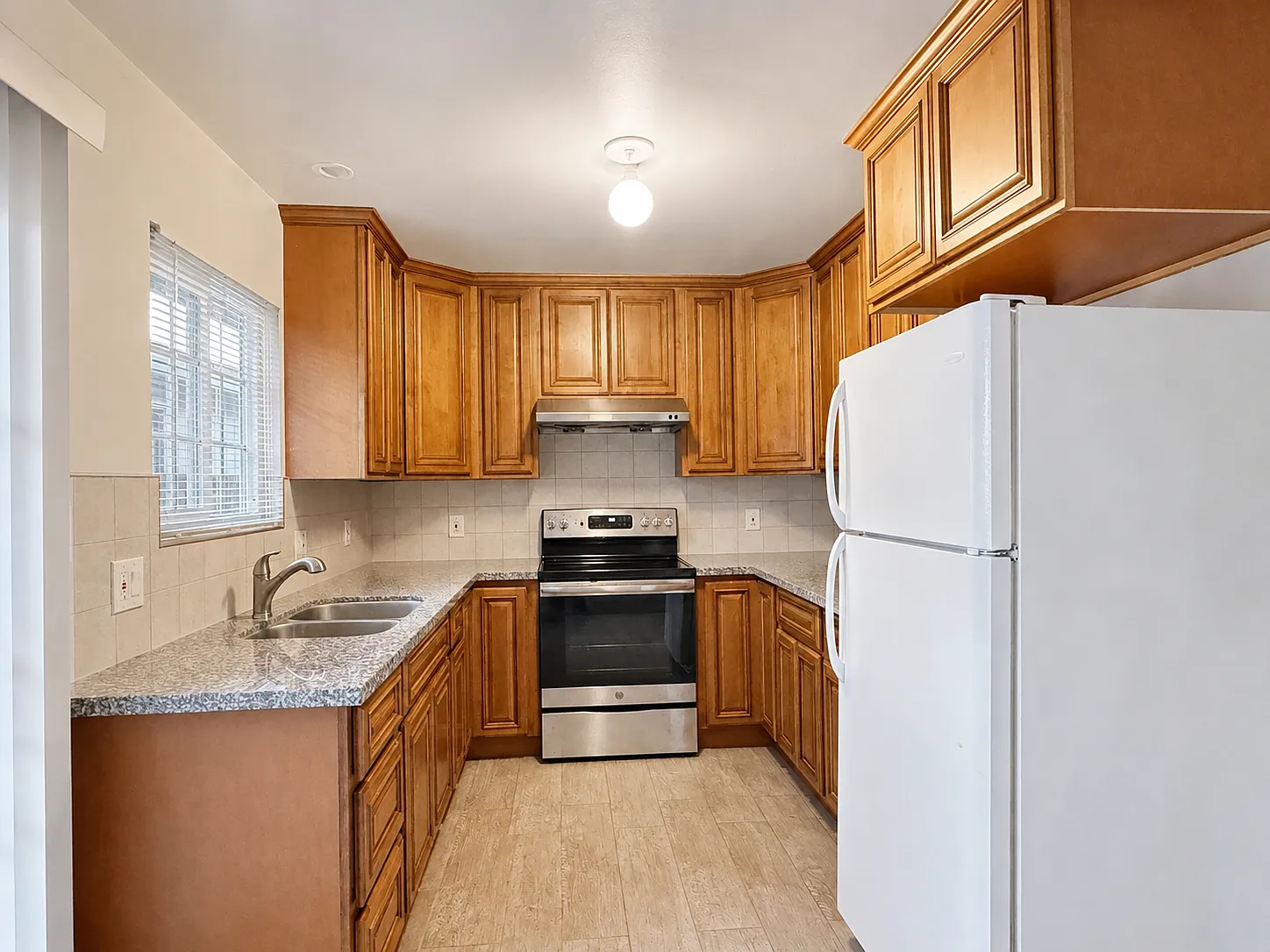 2 bed, 900 sqft, $2,850 — Photo 4