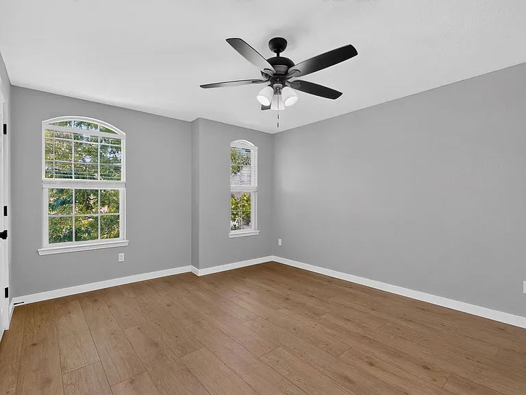 13291 Guerin Dr — Photo 31