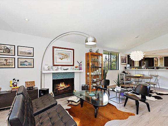 3rd image of 391 E La Verne Way