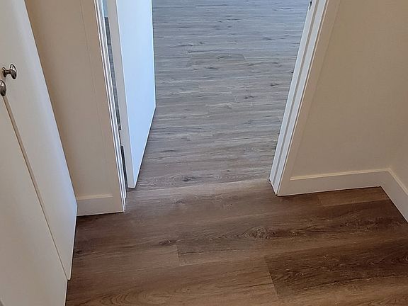4th image of 5330 Driftwood St #5