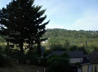 93809 Bay Park Ln, Coos Bay, OR