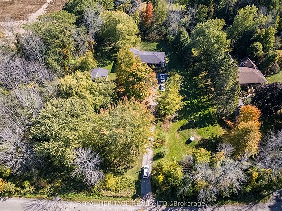 4th image of 32 Mallory Rd