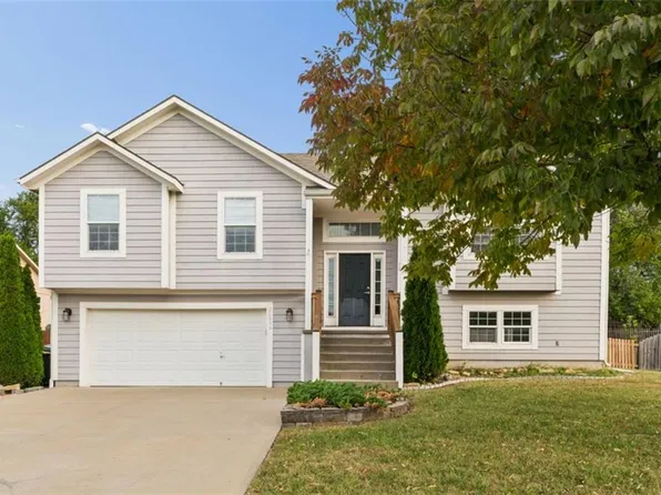 20556 W 220th Ter, Spring Hill, KS 66083